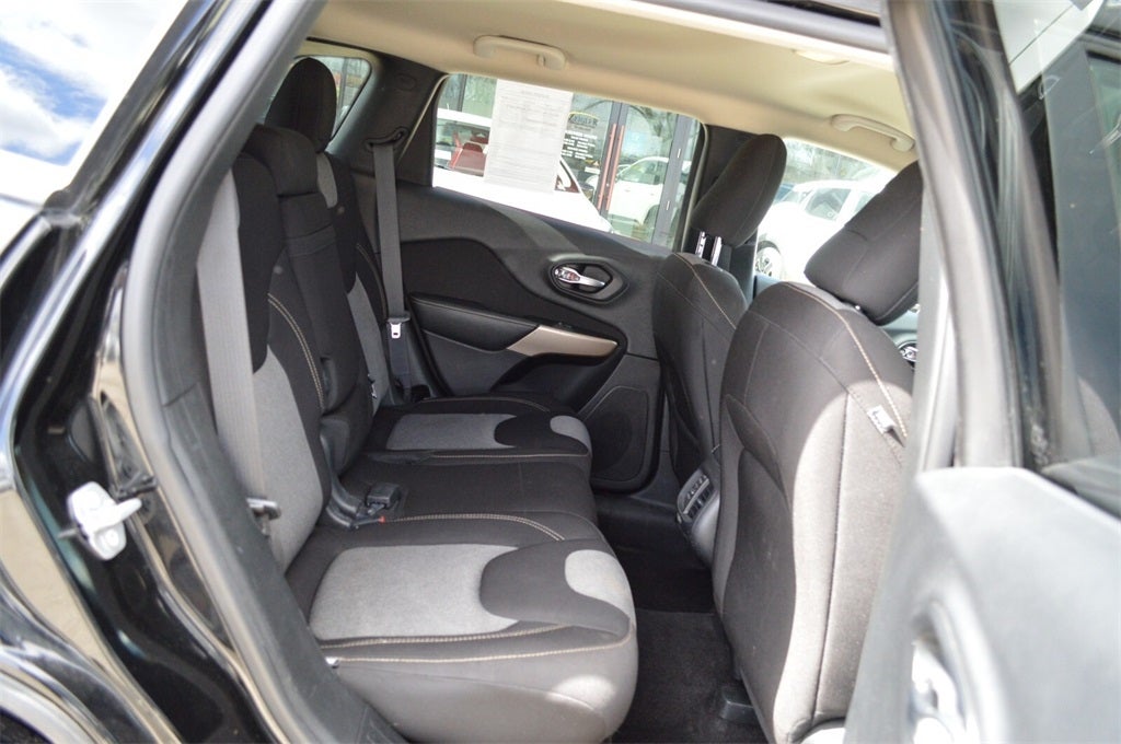 2017 Jeep Cherokee Sport