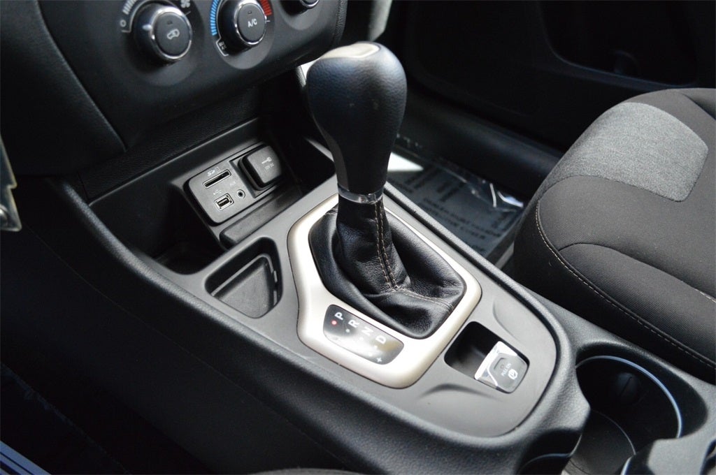 2017 Jeep Cherokee Sport