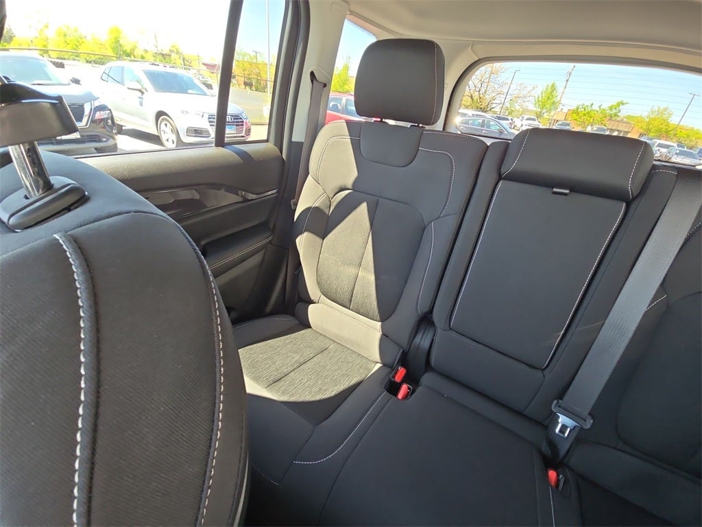 2022 Jeep Grand Cherokee Laredo AWD 4WD