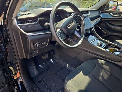 2022 Jeep Grand Cherokee Laredo AWD 4WD