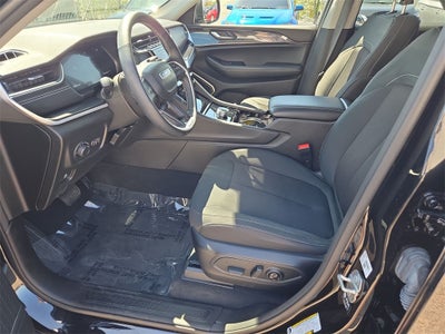 2022 Jeep Grand Cherokee Laredo AWD 4WD