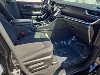 2022 Jeep Grand Cherokee Laredo AWD 4WD