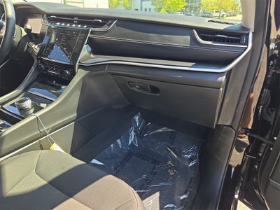 2022 Jeep Grand Cherokee Laredo AWD 4WD