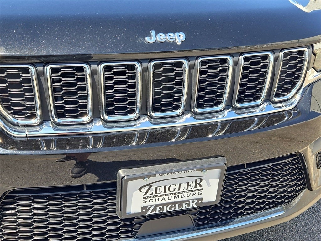 2022 Jeep Grand Cherokee Laredo AWD 4WD