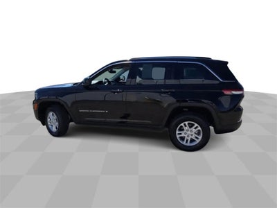 2022 Jeep Grand Cherokee Laredo AWD 4WD