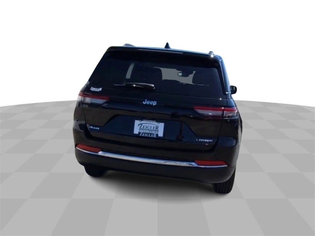 2022 Jeep Grand Cherokee Laredo AWD 4WD