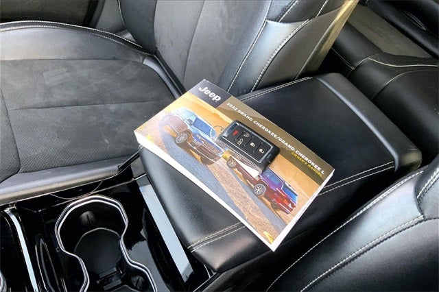 2022 Jeep Grand Cherokee Altitude