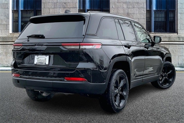 2022 Jeep Grand Cherokee Altitude