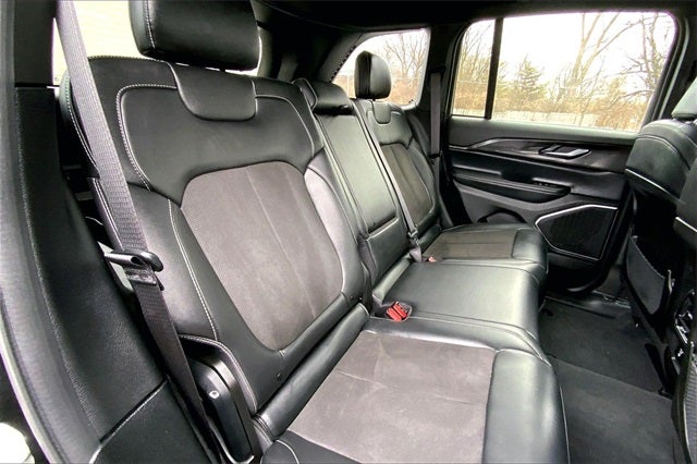 2022 Jeep Grand Cherokee Altitude