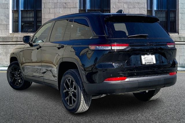 2026 Jeep Grand Cherokee Laredo