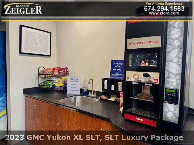 2023 GMC Yukon XL SLT