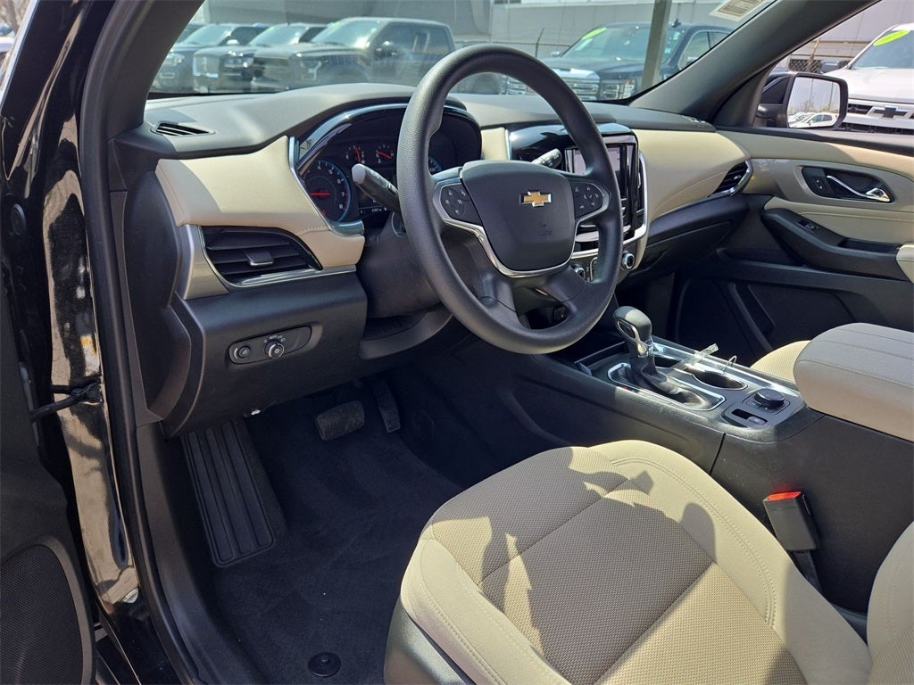 2022 Chevrolet Traverse LS AWD