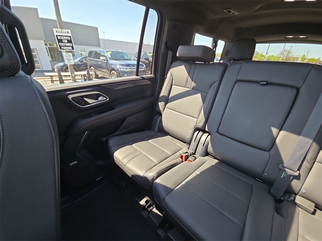 2023 Chevrolet Suburban RST 4WD AWD