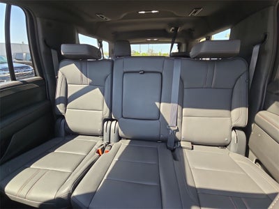 2023 Chevrolet Suburban RST 4WD AWD