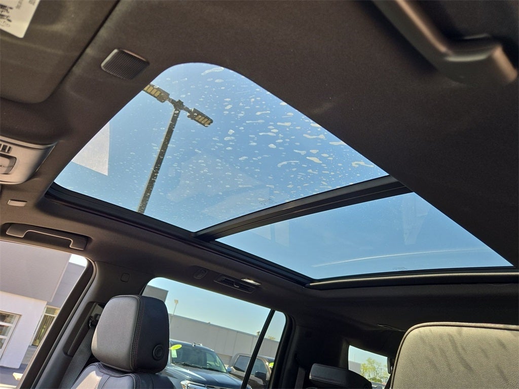 2023 Chevrolet Suburban RST 4WD AWD