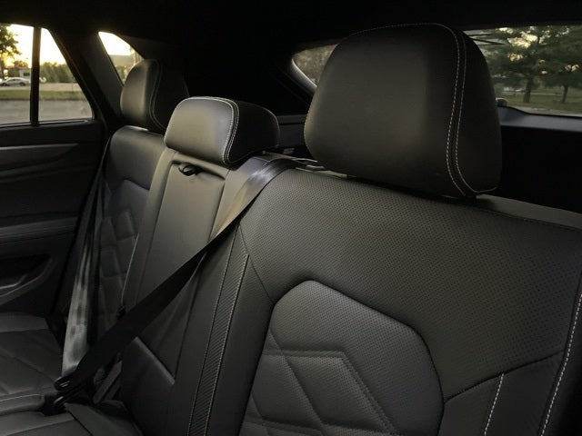 2025 Volkswagen Atlas Cross Sport 2.0T SE w/Technology