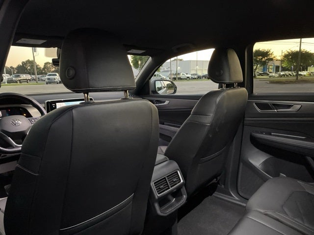 2025 Volkswagen Atlas Cross Sport 2.0T SE w/Technology