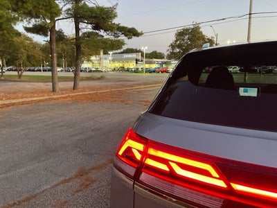 2025 Volkswagen Atlas Cross Sport 2.0T SE w/Technology