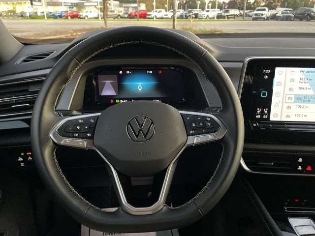 2025 Volkswagen Atlas Cross Sport 2.0T SE w/Technology