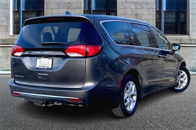 2017 Chrysler Pacifica Touring L