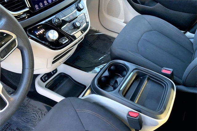 2017 Chrysler Pacifica Touring L