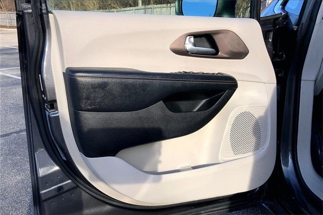 2017 Chrysler Pacifica Touring L