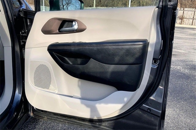 2017 Chrysler Pacifica Touring L