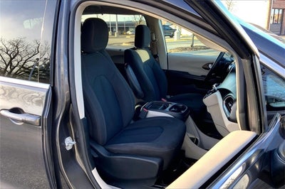 2017 Chrysler Pacifica Touring L