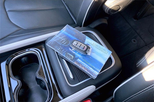 2024 Chrysler Pacifica Limited