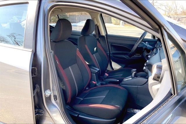 2024 Nissan Versa 1.6 SR