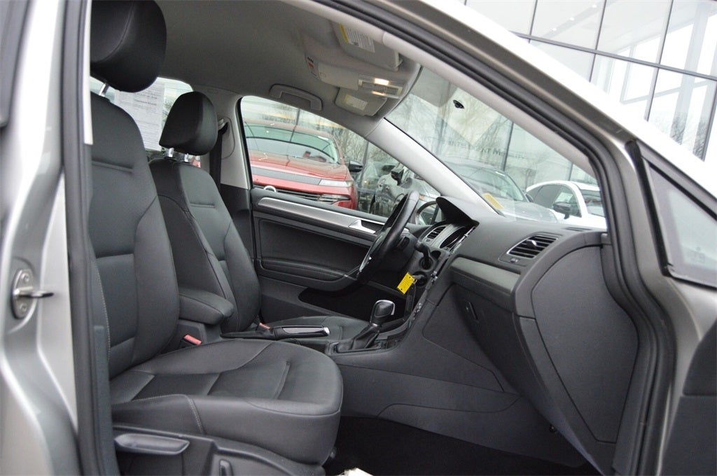 2015 Volkswagen Golf SportWagen S