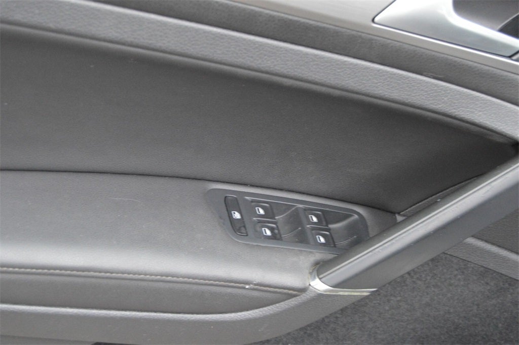 2015 Volkswagen Golf SportWagen S