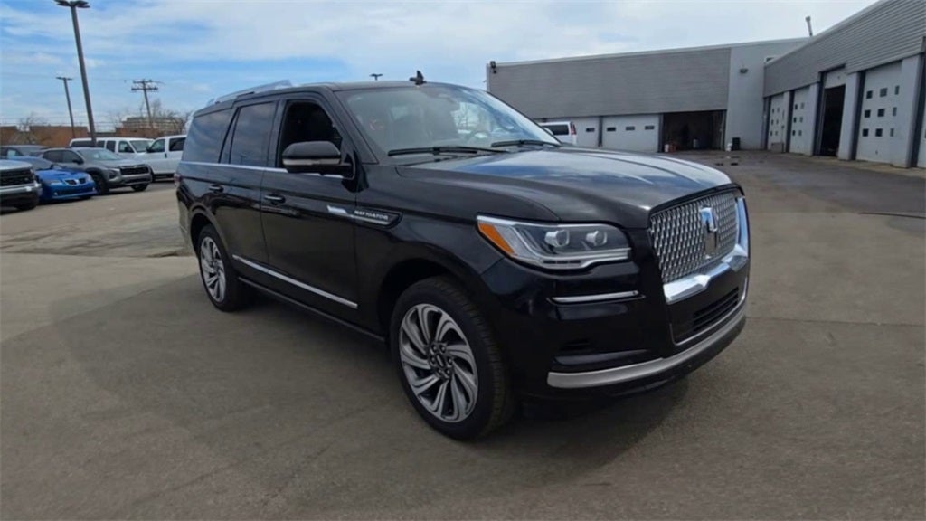 2023 Lincoln Navigator Reserve 4WD AWD