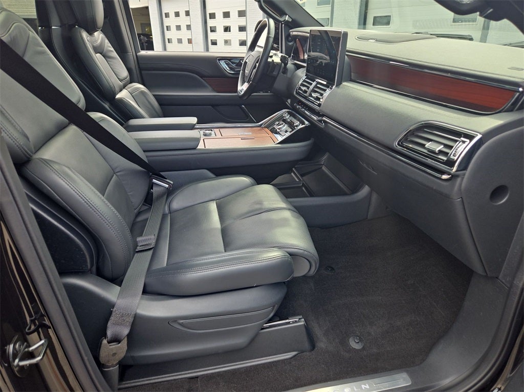 2023 Lincoln Navigator Reserve 4WD AWD