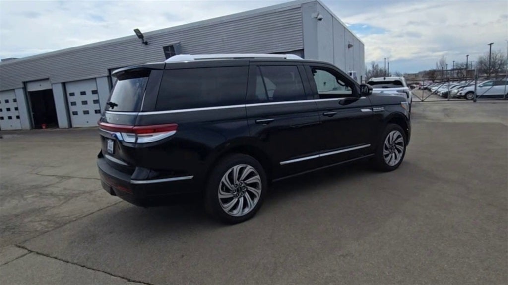 2023 Lincoln Navigator Reserve 4WD AWD