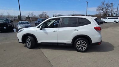 2022 Subaru Forester Premium AWD