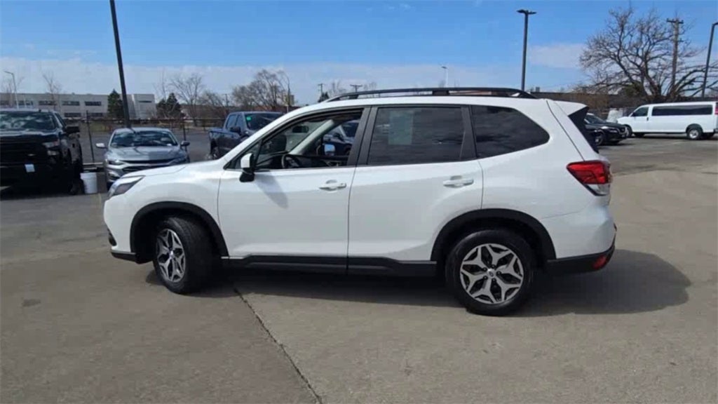 2022 Subaru Forester Premium AWD