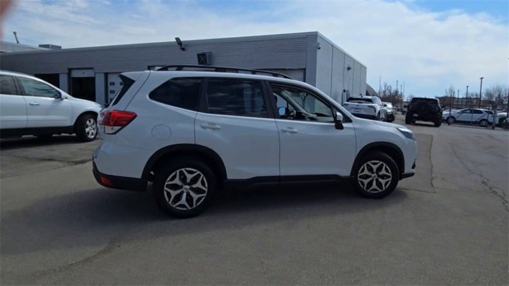 2022 Subaru Forester Premium AWD