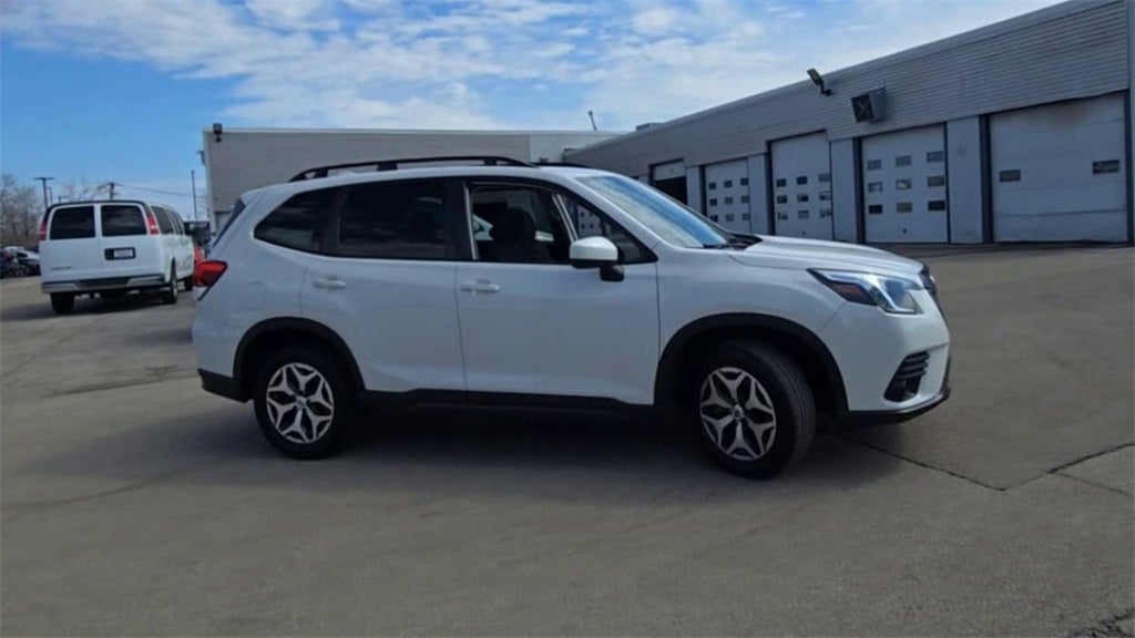 2022 Subaru Forester Premium AWD
