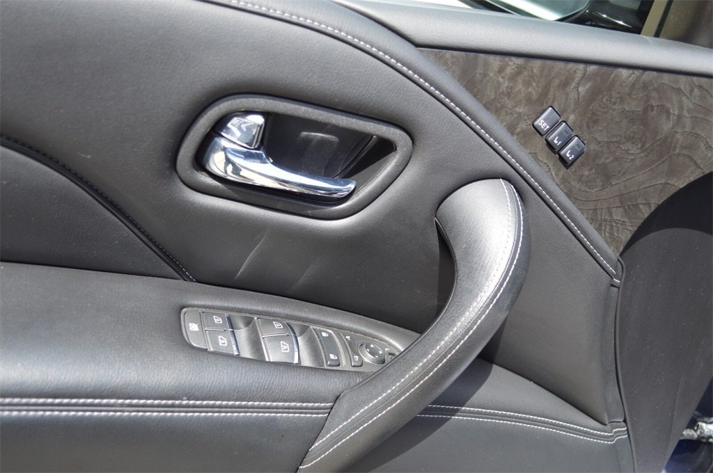 2021 INFINITI QX80 LUXE