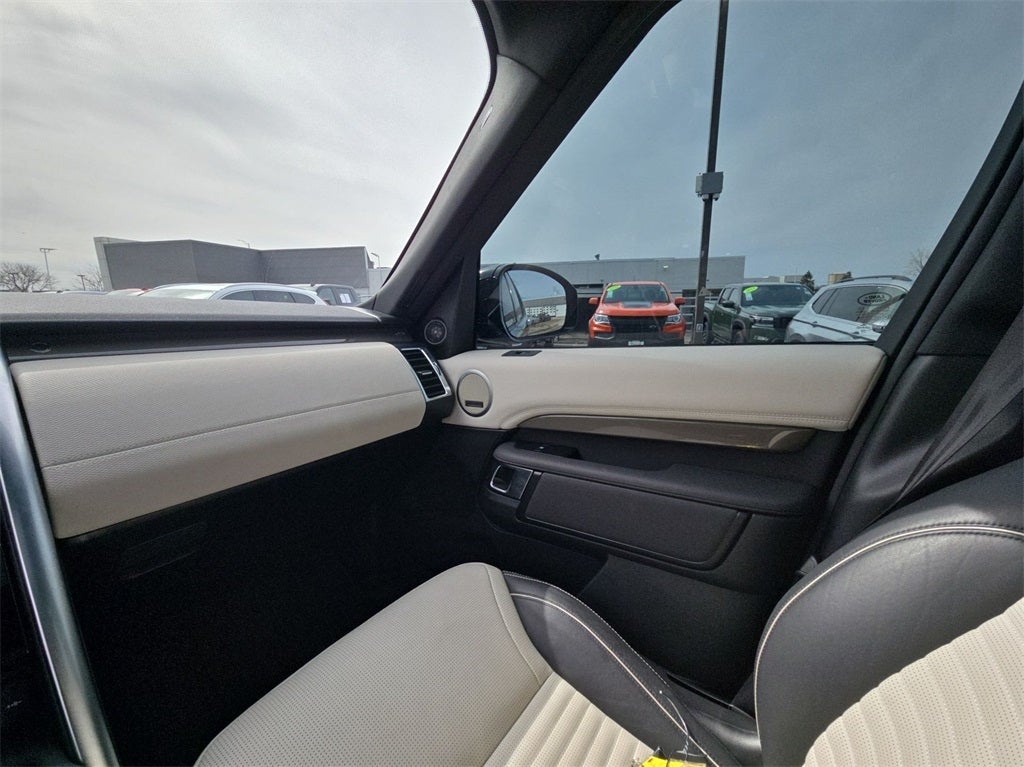 2023 Land Rover Discovery HSE R-Dynamic AWD