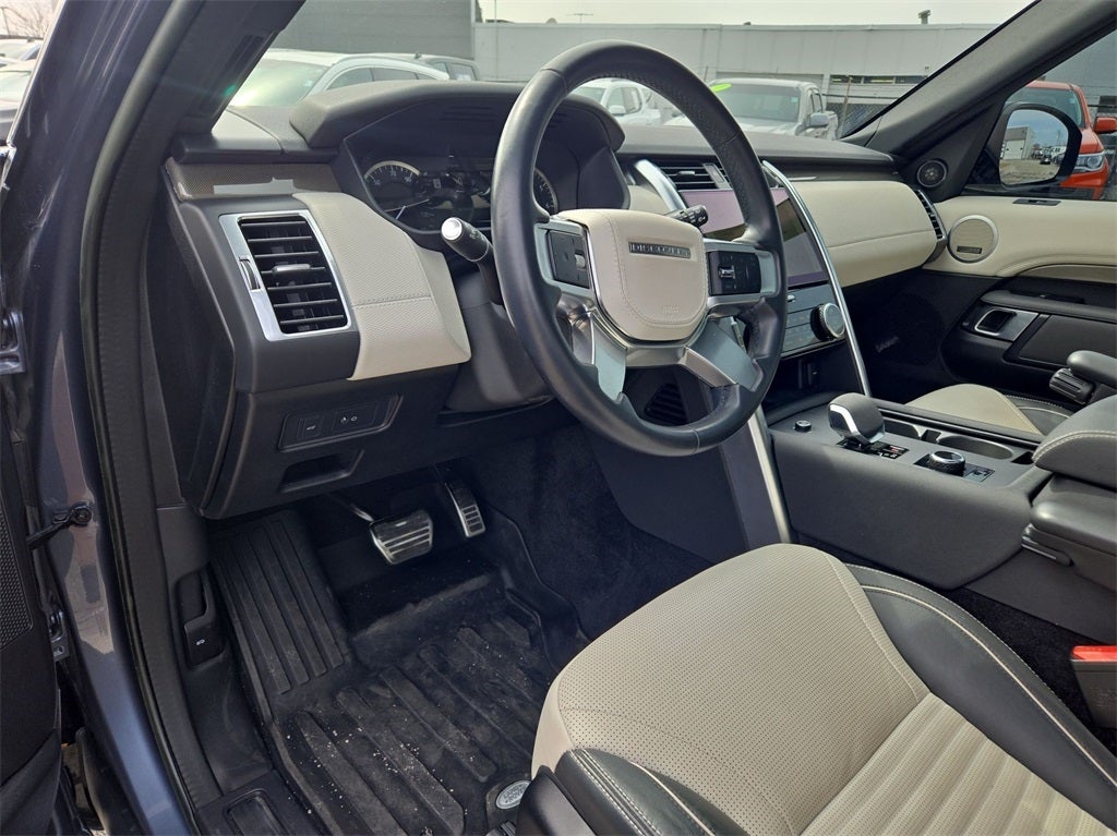 2023 Land Rover Discovery HSE R-Dynamic AWD