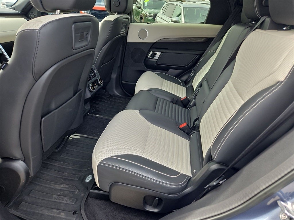 2023 Land Rover Discovery HSE R-Dynamic AWD