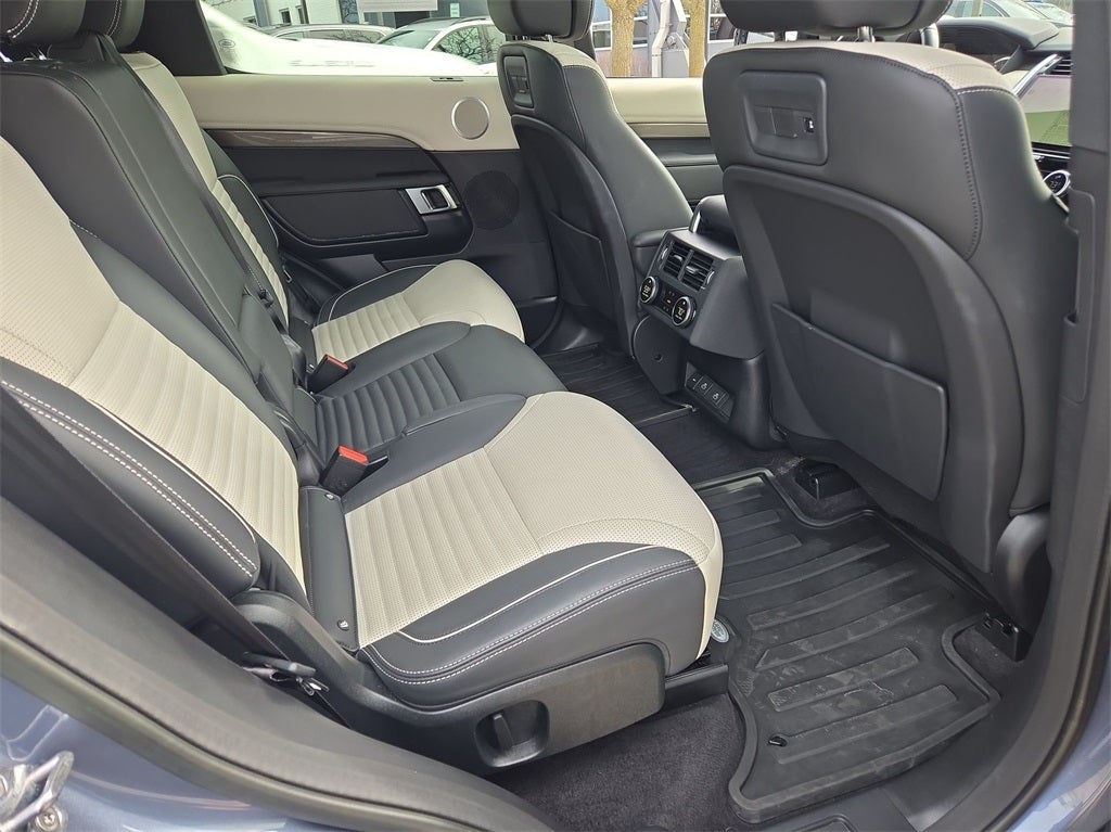 2023 Land Rover Discovery HSE R-Dynamic AWD