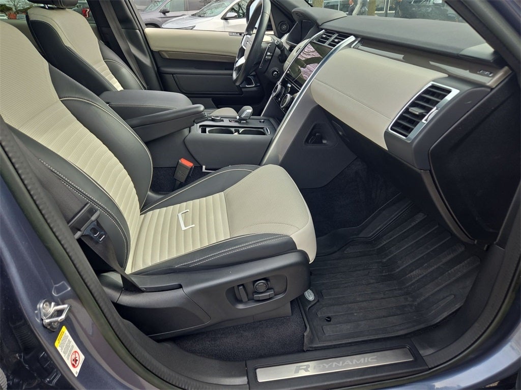 2023 Land Rover Discovery HSE R-Dynamic AWD