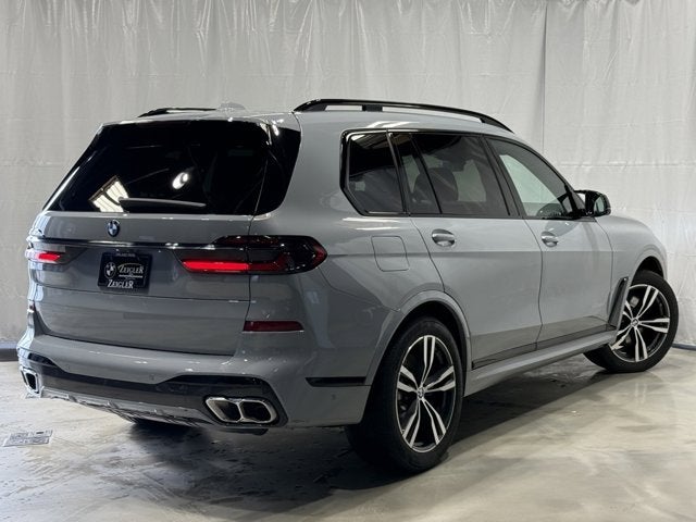 2025 BMW X7 M60i