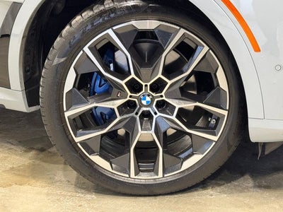 2025 BMW X7 M60i