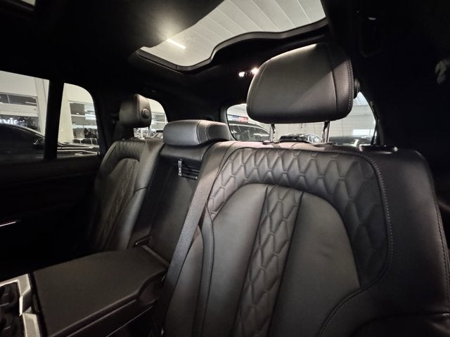 2024 BMW X7 M60i