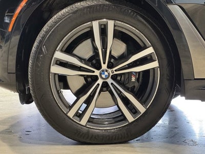 2022 BMW X7 M50i