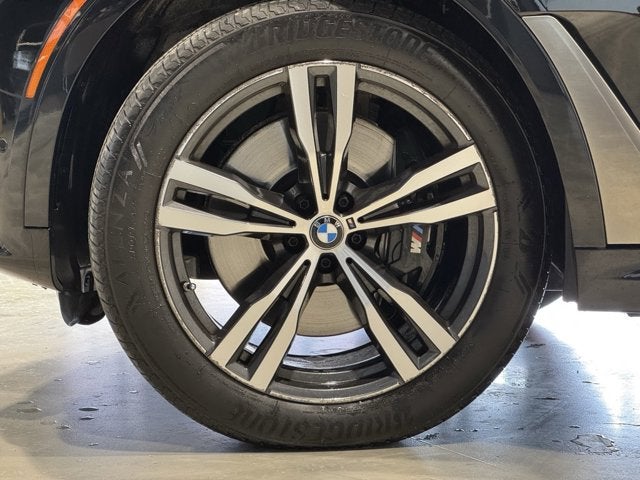 2022 BMW X7 M50i